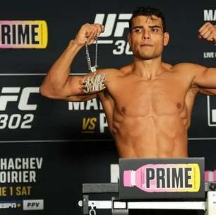 Paulo Borrachinha deseja Feliz Natal com foto de Adolf Hitler