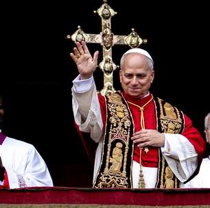 Papa Leão XIV celebra missa de Natal e faz voto em português e outros 9 idiomas