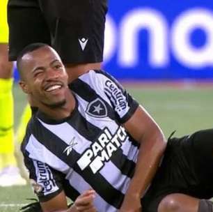 Freitas comunica ao Botafogo desejo de ser vendido ao Palmeiras