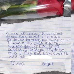 Mulher recebe rosa e bilhete de homem que a segue no dia a dia e relata medo