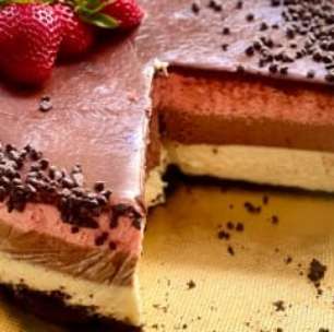 3 sabores em camadas: torta mousse napolitana fácil