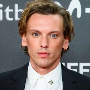 Jamie Campbell, Vecna de Stranger Things, experimenta ceia de natal brasileira