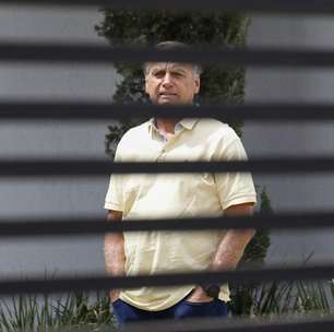 Bolsonaro começa a passar por fisioterapia após operação