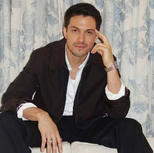 Rômulo Estrela é pisciano: entenda o charme do galã