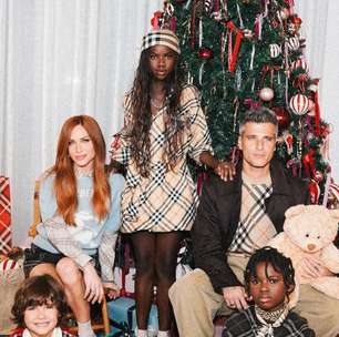 Família Gagliasso tira foto de Natal com roupa de inverno em meio a calorão e rebate críticas: 'Fica em paz'