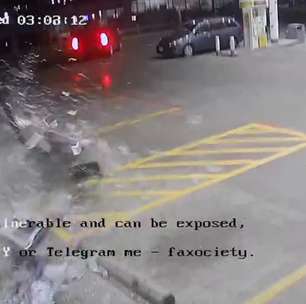 Dupla arranca caixa eletrônico de loja com cabo preso em carro