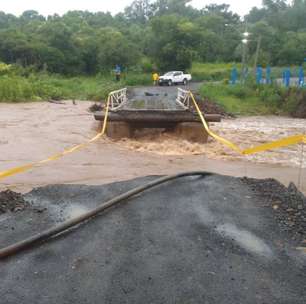 Chuva que atingiu RS causa alagamentos e destrói ponte que já tinha sido construída após enchente