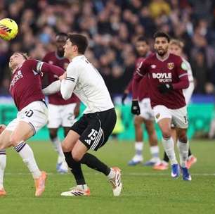 Fulham vence e afunda West Ham na Premier League