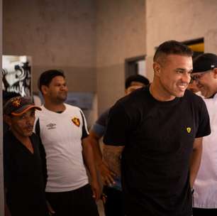 Roger Silva desembarca no Recife para iniciar trabalho como técnico do Sport