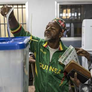 Guiné realiza eleições com líder da junta militar como favorito