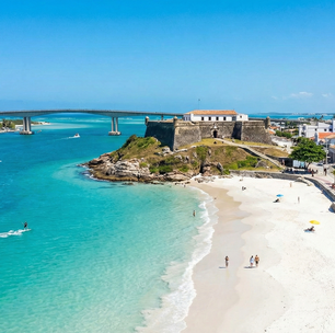 A cidade escondida entre praias e ventos fortes guarda segredos da vida diária