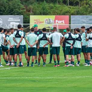 Novo meia aparece em treino e movimenta a pré-temporada da Chapecoense