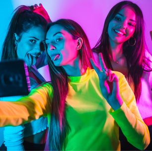 Brilhe em 2026! Veja a cor do seu signo para a virada do ano