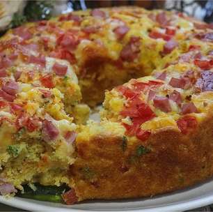 Como fazer bolo salgado de ano novo com tomate, presunto e muçarela