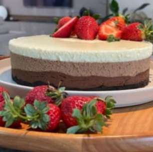 Torta mousse 3 chocolates: o que tem de bela, tem de fácil