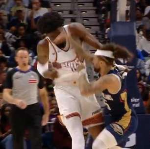 Jogadores trocam socos durante briga generalizada em partida da NBA