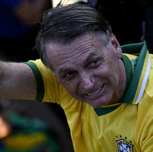 Bolsonaro termina procedimento cirúrgico para controlar crises de soluço