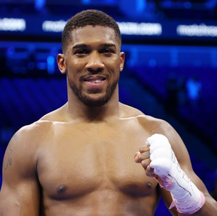 Boxeador que 'espancou' Jake Paul se envolve em acidente de carro com vítimas fatais