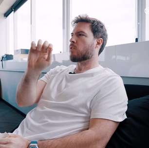 Thiago Nigro relata tensão ao procurar carteira de criptomoedas em papel deixada com a esposa: "muito dinheiro"