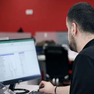 Pensávamos que a IA forçaria toda uma geração de trabalhadores à aposentadoria precoce; o oposto está acontecendo