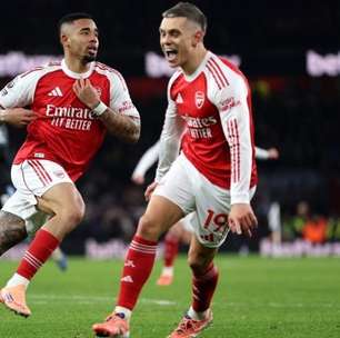 Gabriel Jesus volta a marcar, e Arsenal goleia o Aston Villa em jogo de seis pontos