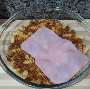 Lasanha de macarrão parafuso para o almoço em família que todos vão amar neste réveillon