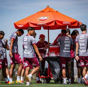 Baixa confirmada no Vila Nova: jogador fratura a perna em treino e inicia recuperação