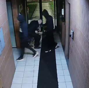 Veja momento em que criminosos invadem a USP durante a virada do ano