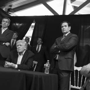 Fotos mostram reação de Trump ao assistir à captura de Maduro; veja imagens