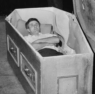 A fascinante história do irlandês que passou 61 dias enterrado em um caixão