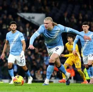 Manchester City volta a tropeçar no inglês, e o líder Arsenal agradece