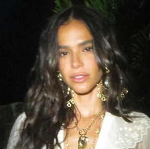 Bruna Marquezine usa cardigã de R$ 20,8 mil com Shawn Mendes