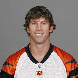 Ex-NFL fica em estado grave após incêndio e percorre 16 km atrás de socorro