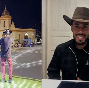 Cantor emociona e ganha apoio de famosos após ter plateia vazia em show de graça em sua cidade natal