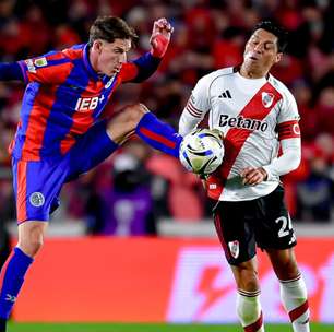 Inter entra no jogo e disputa atacante "livre" no mercado com rival paulista