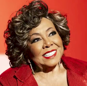 Carro da cantora Alcione é roubado no Rio