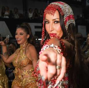 Cores e metais: looks de Sabrina Sato no Carnaval do Rio e de SP