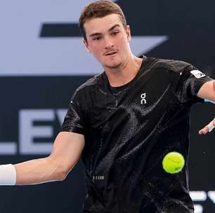 João Fonseca revela problema crônico nas costas: 'Preciso lidar com isso'