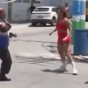 Mulher agride policiais militares com chutes e acaba detida no RJ