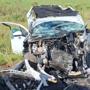 Duas pessoas morrem em acidente envolvendo três carros na Rota do Sol