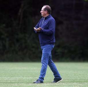 DE SAÍDA DO BOTAFOGO: Técnico de rival brasileiro confirma acerto com atacante; "100% oficial"