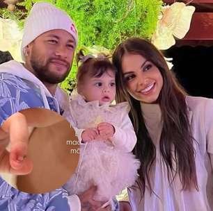 Após fratura exposta em grave acidente, Amanda Kimberlly mostra como ficou o dedo da filha com Neymar. Foto
