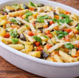 Macarrão rápido com legumes: sem carne e com muito sabor