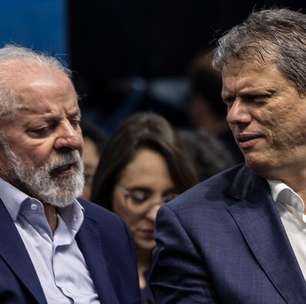Lula supera Tarcísio, Michelle e Flávio no 1º turno; governador é adversário mais duro