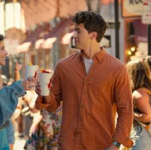 Elenco de De Férias com Você tem estrelas da Marvel, Emily em Paris e mais; reconheceu?