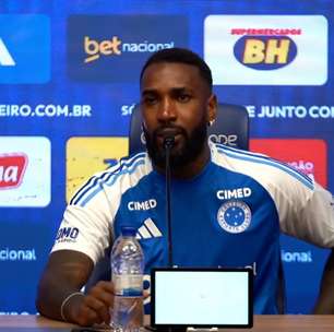 Gerson chora ao defender o pai de críticas em apresentação no Cruzeiro: 'Juntos até o final'