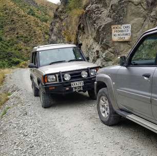 Estrada na Nova Zelândia é tão perigosa que locadoras proíbem o acesso; são 26 km de cascalho à beira de um penhasco de 180 metros