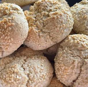 Bolacha de aveia e polvilho sem trigo que fica crocante, saudável e rende muito para o seu café