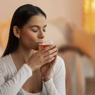 6 benefícios do chá de espinheira-santa que você precisa conhecer