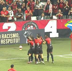 Com direito a gol bizarro, Athletico bate Operário e segue invicto no Paranaense